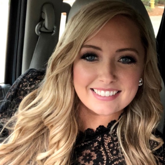 Profile Picture of Briana Broome (@bbroome930) on Poshmark