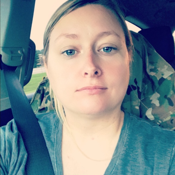 Profile Picture of Christina Hutto (@cahutto) on Poshmark