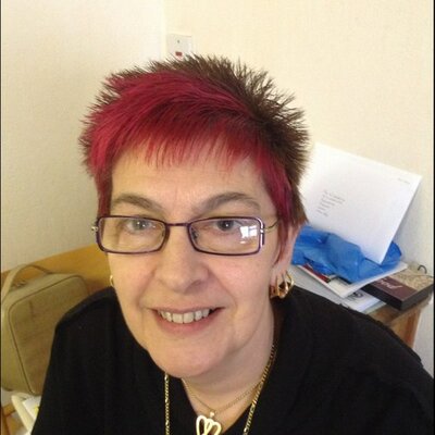 Profile Picture of Tina Prentice (@fourpees23) on Twitter