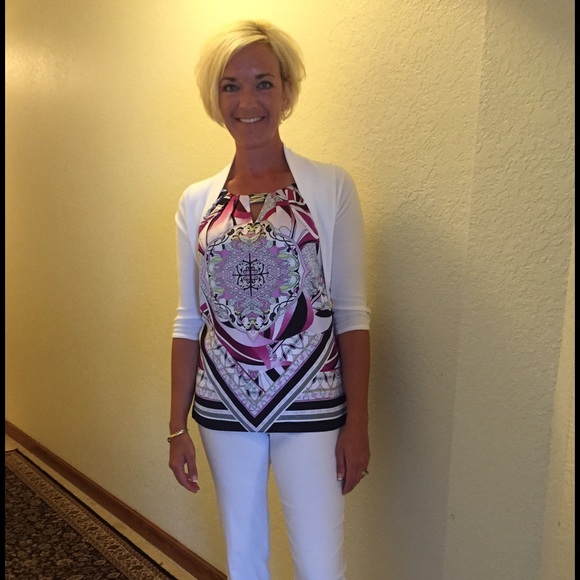 Profile Picture of Meredith Leach (@mleach77) on Poshmark