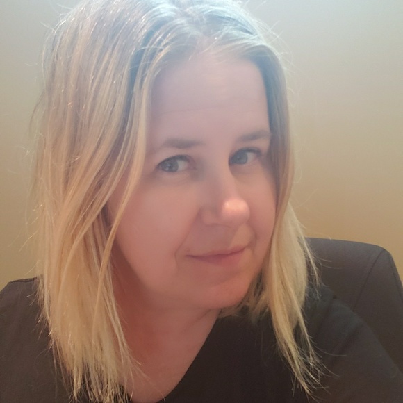 Profile Picture of Cornelia Vindis (@cornelia1773) on Poshmark