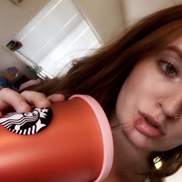 Profile Picture of Blainey Dunyon (@blaineyrose) on Poshmark