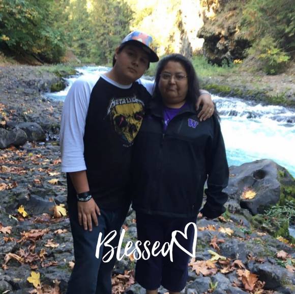 Profile Picture of Rose Ruschmeyer (@roseruschmeyer) on Poshmark