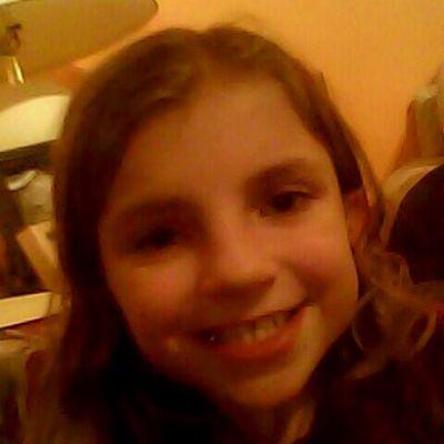 Profile Picture of Emma Oliver (@emmaoliver910) on Twitter