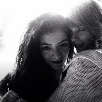 Profile Picture of Mackenzie♡Swift (@TaylorsChild) on Twitter