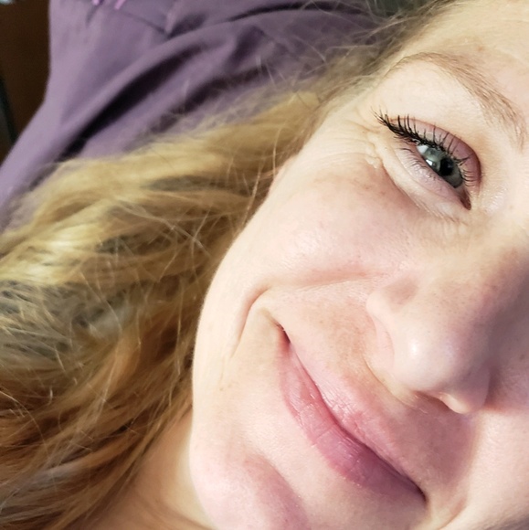 Profile Picture of Kellie Hency (@flipflopparker) on Poshmark