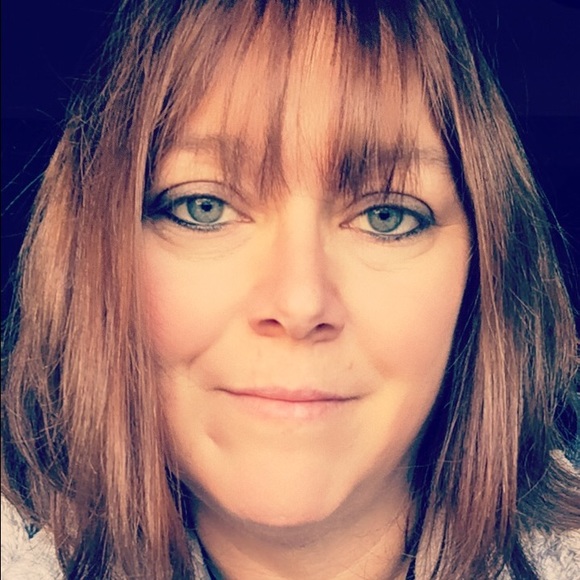 Profile Picture of Penny Rolleri (@gitmo4692) on Poshmark