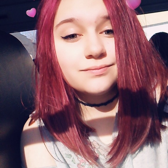 Profile Picture of Paige Lay (@paigelay2003) on Poshmark