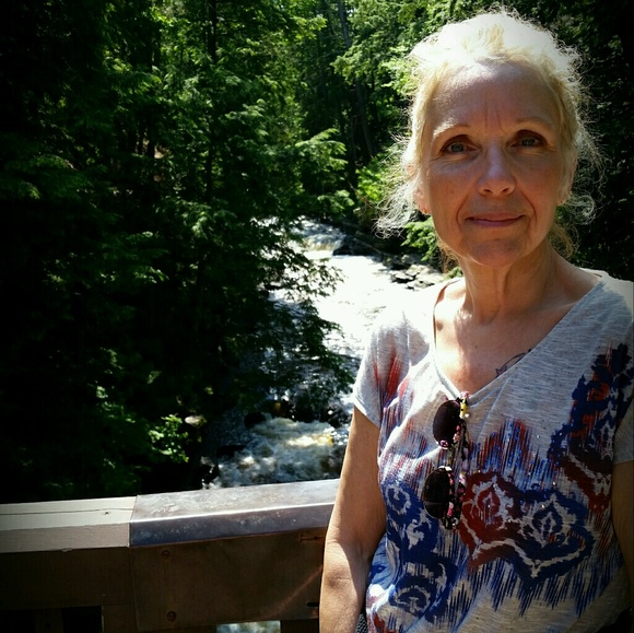 Profile Picture of Kelly Mantel (@mantelk) on Poshmark