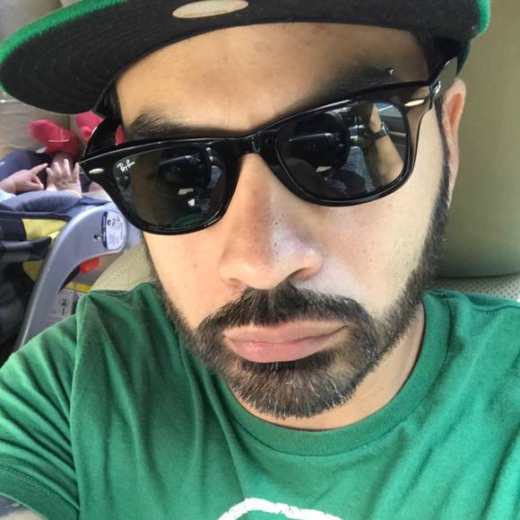 Profile Picture of Luis Camarillo (@lusterbuy) on Poshmark