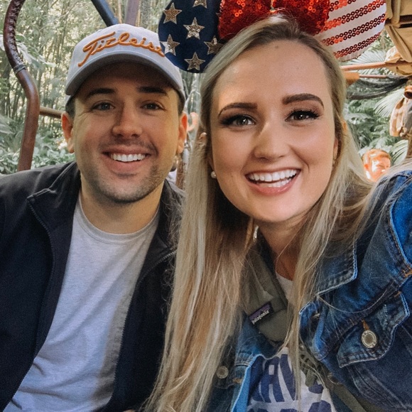 Profile Picture of Julia Davis (@juliacsmall) on Poshmark