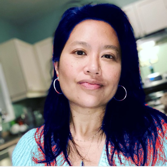 Profile Picture of Dawn Burman (@dawny_b905) on Poshmark