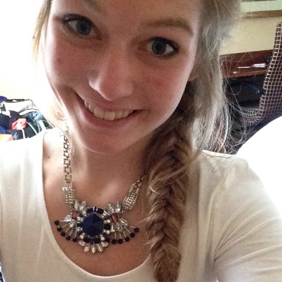 Profile Picture of Grace Hoflen (@gracehoflen) on Poshmark