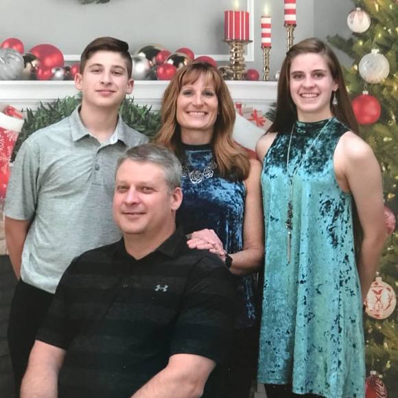 Profile Picture of Kim Winheim (@winheims) on Poshmark