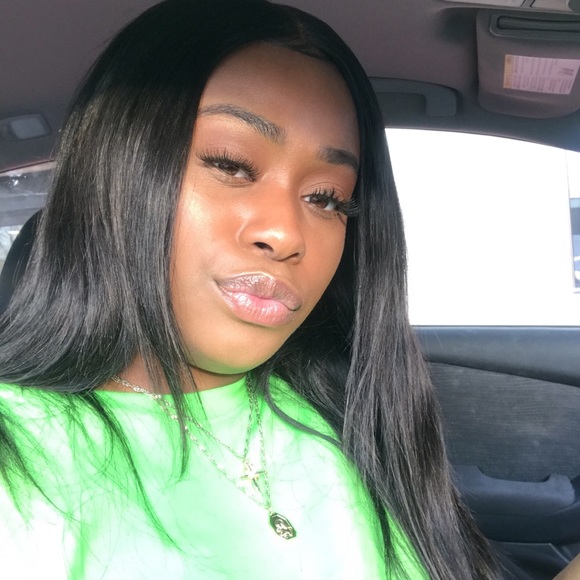 Profile Picture of Krystal Dixon (@kmd0002) on Poshmark