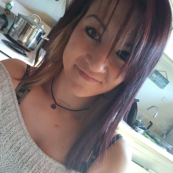 Profile Picture of Christy Barber (@c8arber) on Poshmark