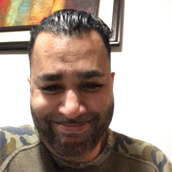 Profile Picture of Omar Bajwa (@omarb008) on Poshmark