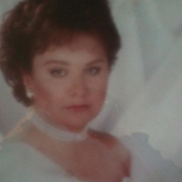 Elzbieta Banaszkiewicz - Poshmark Profile Picture of Elzbieta Banaszkiewicz (@ebanaszkiewicz) on Poshmark