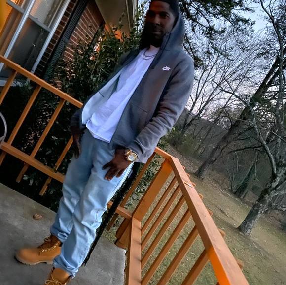 Profile Picture of Michael Peebles (@mcpeebles23) on Poshmark