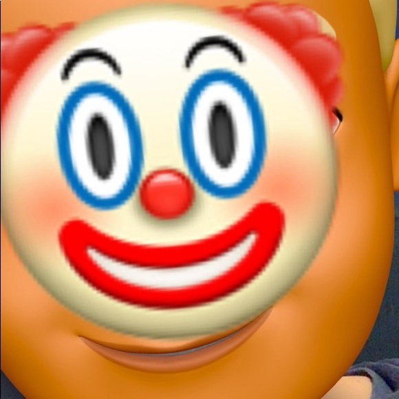 Profile Picture of Iyani Walcott (@iyaniw) on Poshmark