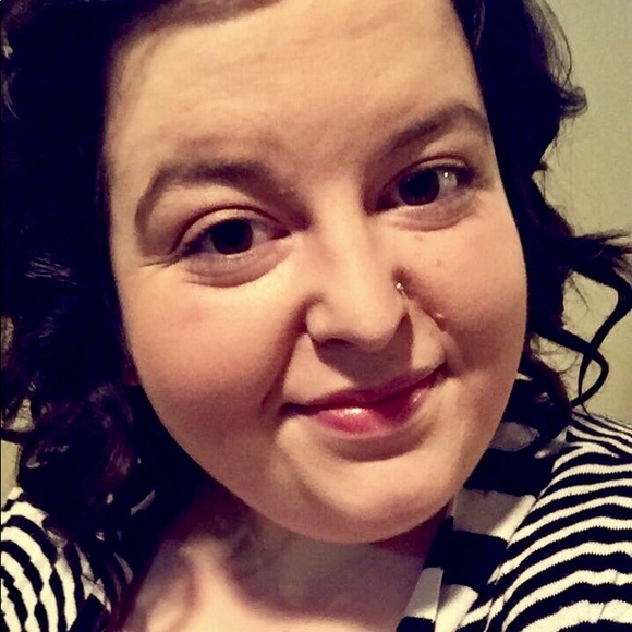 Profile Picture of Kayla Gerfen (@kgerfen1991) on Poshmark