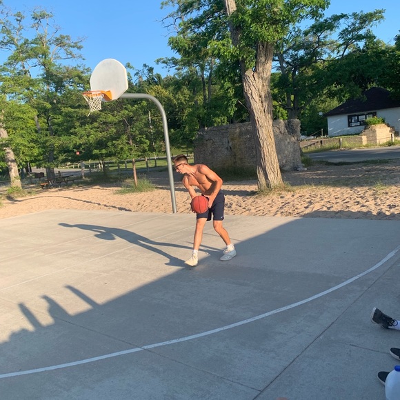 Profile Picture of Jesse Hillis (@jessehillis) on Poshmark