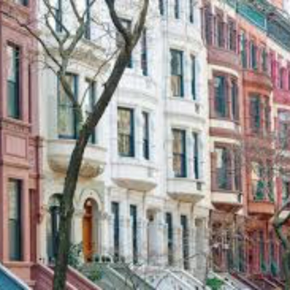 Profile Picture of Amanda Mayer (@uwsmama) on Poshmark