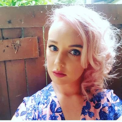 Profile Picture of Jennifer O' Hanlon (@knowhowjen) on Twitter