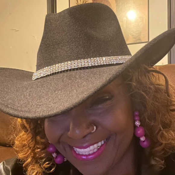 Profile Picture of Marsha Simms (@mssimms779311) on Poshmark