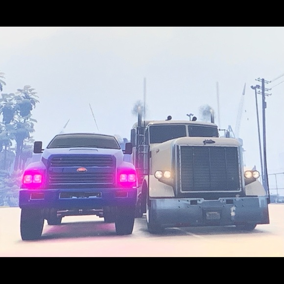 Profile Picture of Kevin Aparisio (@kevinaparisio) on Poshmark