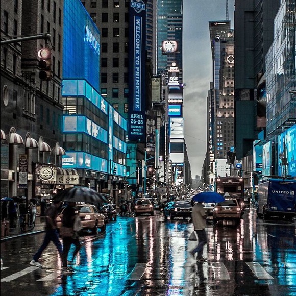 Profile Picture of Elise Neubarth (@eneubarth) on Poshmark