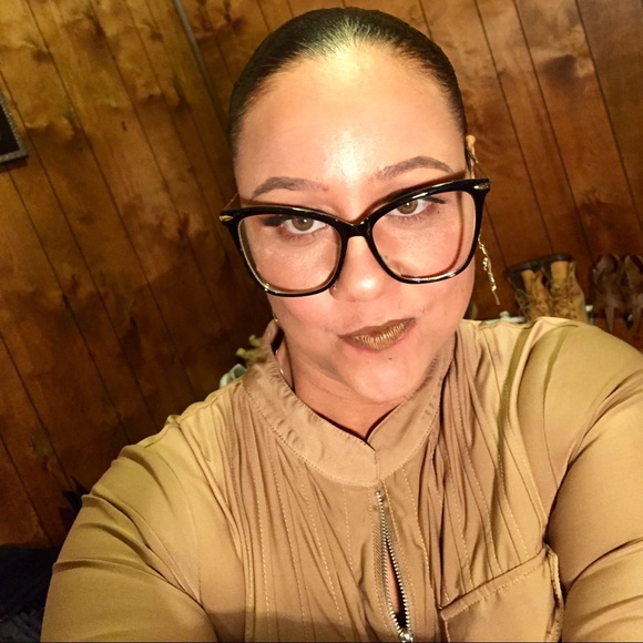 Profile Picture of Jada Eccleston (@jadaesimone) on Poshmark