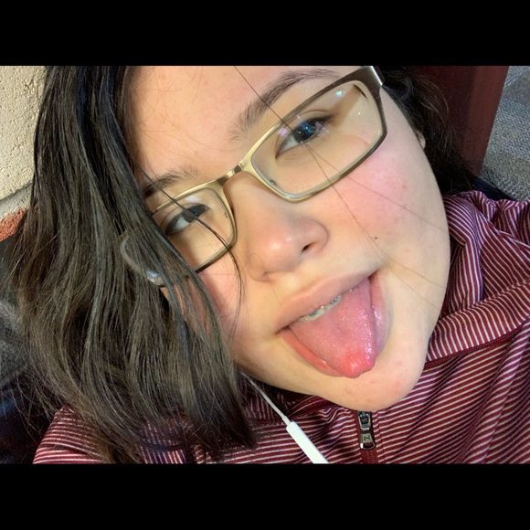 Profile Picture of Adamaris Silva (@adamaris2001) on Poshmark