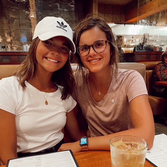 Profile Picture of Kate Havlik (@kate_havlik) on Poshmark