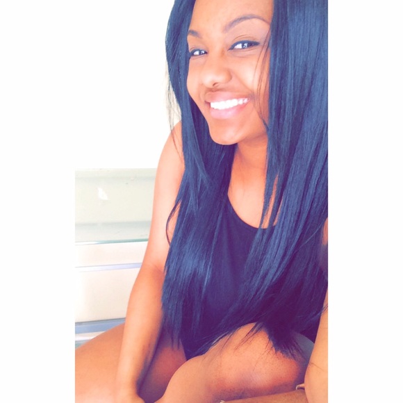 Profile Picture of Taylor Decoud (@tdecoud) on Poshmark