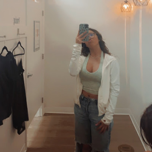 Mckenzie Reese - Poshmark Profile Picture of Mckenzie Reese (@mckenziereese24) on Poshmark