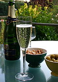 Profile Picture of Champagne glass - Wikipediaon Wikipedia