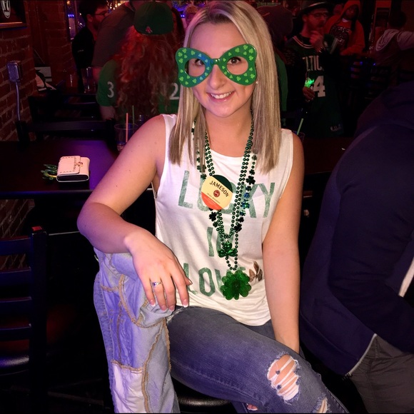 Profile Picture of Aliciarose Benvenuti (@abenvenuti1) on Poshmark