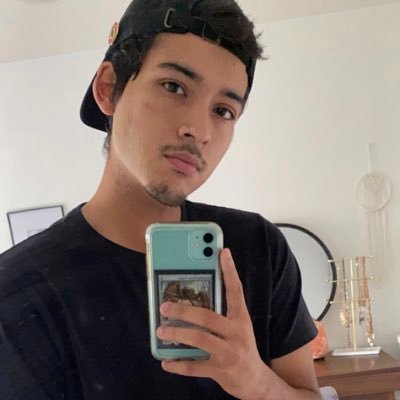 Profile Picture of 🅱️oneless PIZZA🐝 (@rudy_marquez27) on Twitter