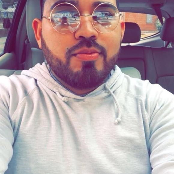 Profile Picture of Nelson Omar (@nelsonomar) on Poshmark