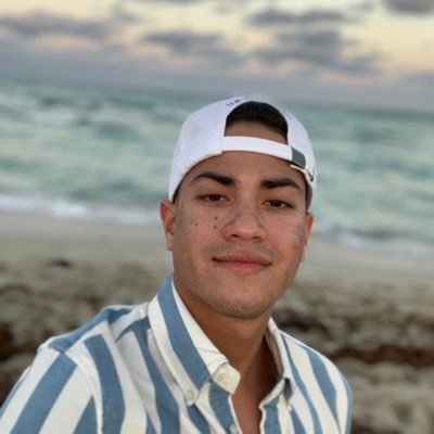 Profile Picture of Carlos (@carloslebron0) on Twitter