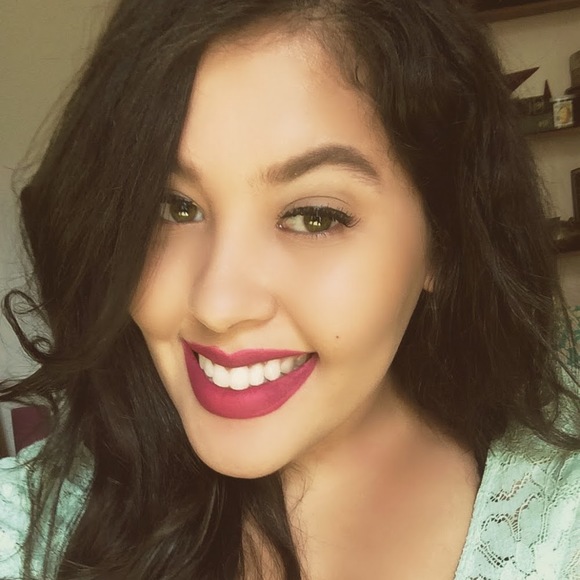 Profile Picture of Jordanna Olarte (@josieposie88) on Poshmark