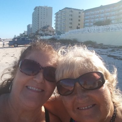 Profile Picture of Bette Roberts (@BetteRo47299176) on Twitter