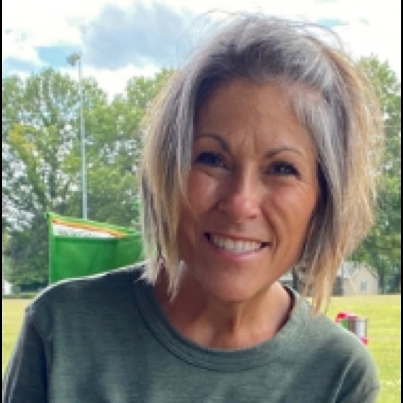 Profile Picture of Lisa Shelly (@lshelly713) on Poshmark