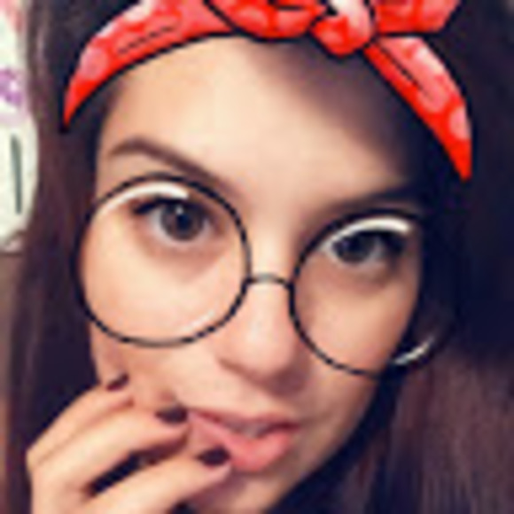 Profile Picture of Amanda Constance (@mandalconstance) on Poshmark