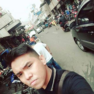 Profile Picture of Daniel Napitupulu (@daniel.cillenhadion) on Facebook