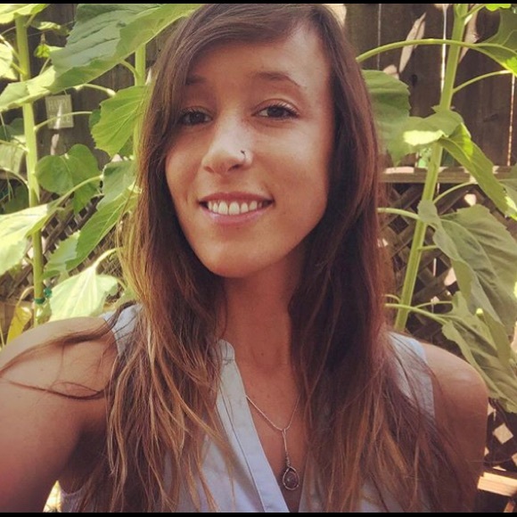 Profile Picture of Bella Licursi (@izzybabe92) on Poshmark