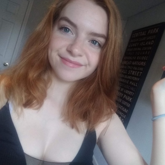 Profile Picture of Aislinn Malaugh (@aislinnleona) on Poshmark