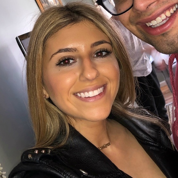 Profile Picture of Rosalynn Viola (@rviola) on Poshmark