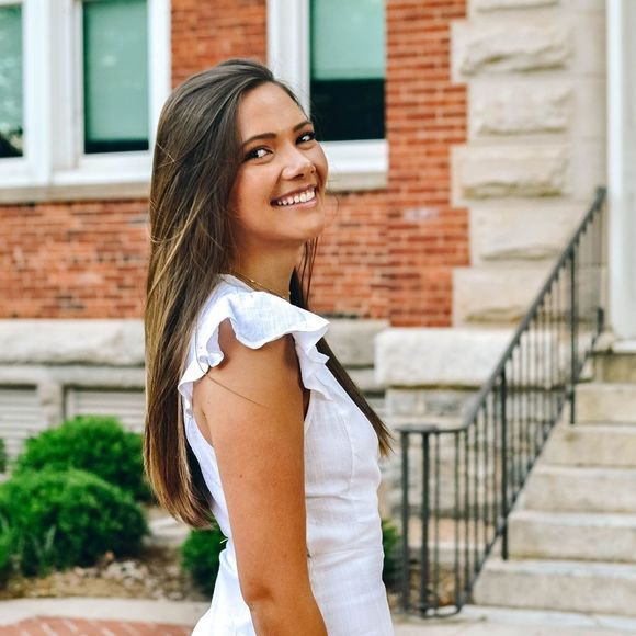 Profile Picture of Taylor Fancera (@taylorannex3) on Poshmark
